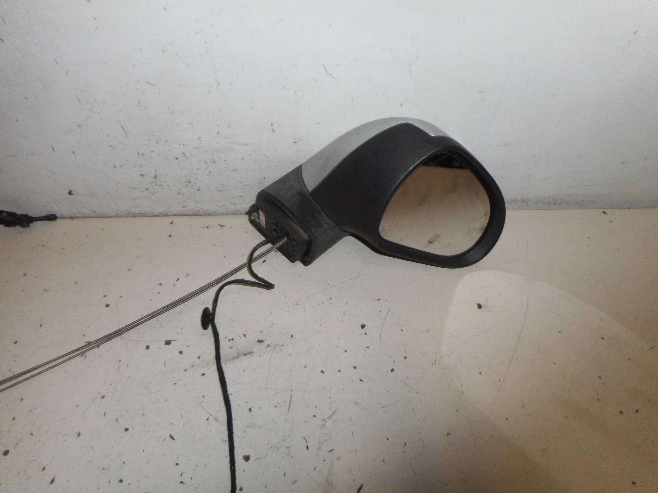 Retrovisore est. dx.